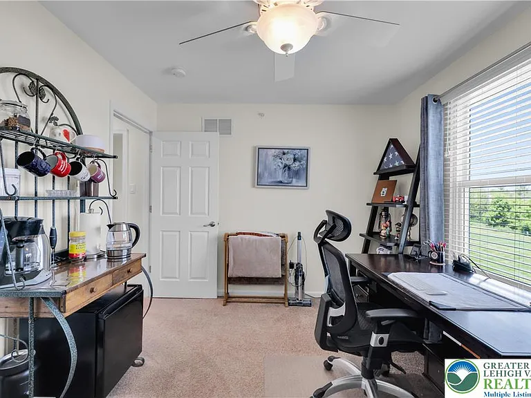 991 King Way — Photo 38