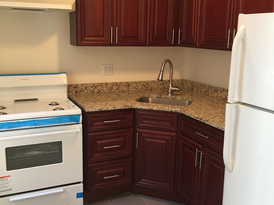 1st image of 275 W 144th St APT 10