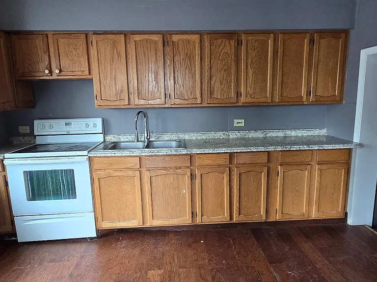 139 N Main St #2 — Photo 2