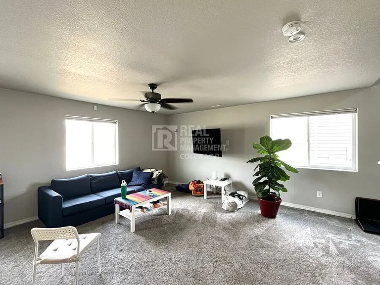 7678 Benecia Dr — Photo 2