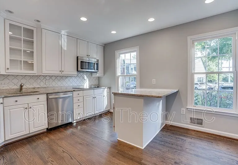 1003 Jennifer Ln — Photo 36