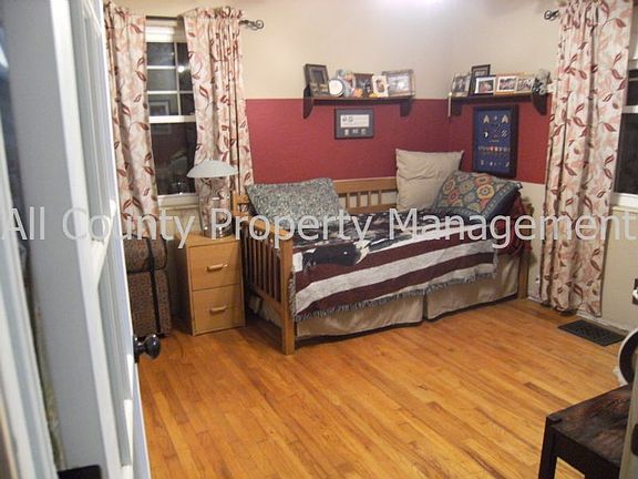5th image of 5034 Burlington Ave N