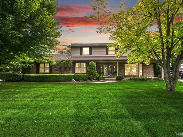 958 Langley Rd, Rochester Hills, MI 48309