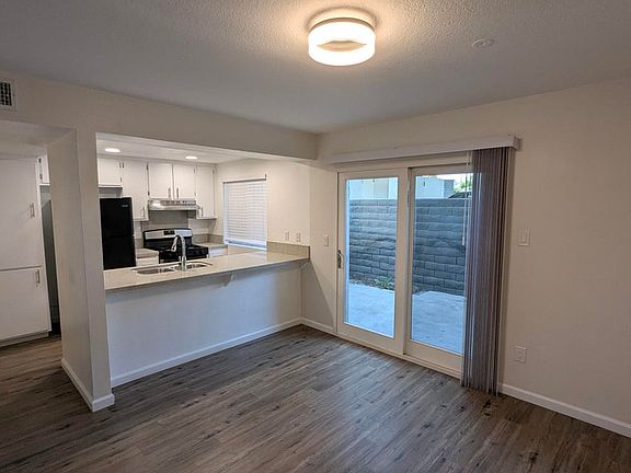 5th image of 2260 N Indian Canyon Dr Unit B