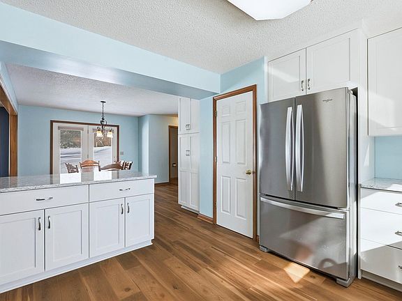 5th image of 6831 Tree Top Trl