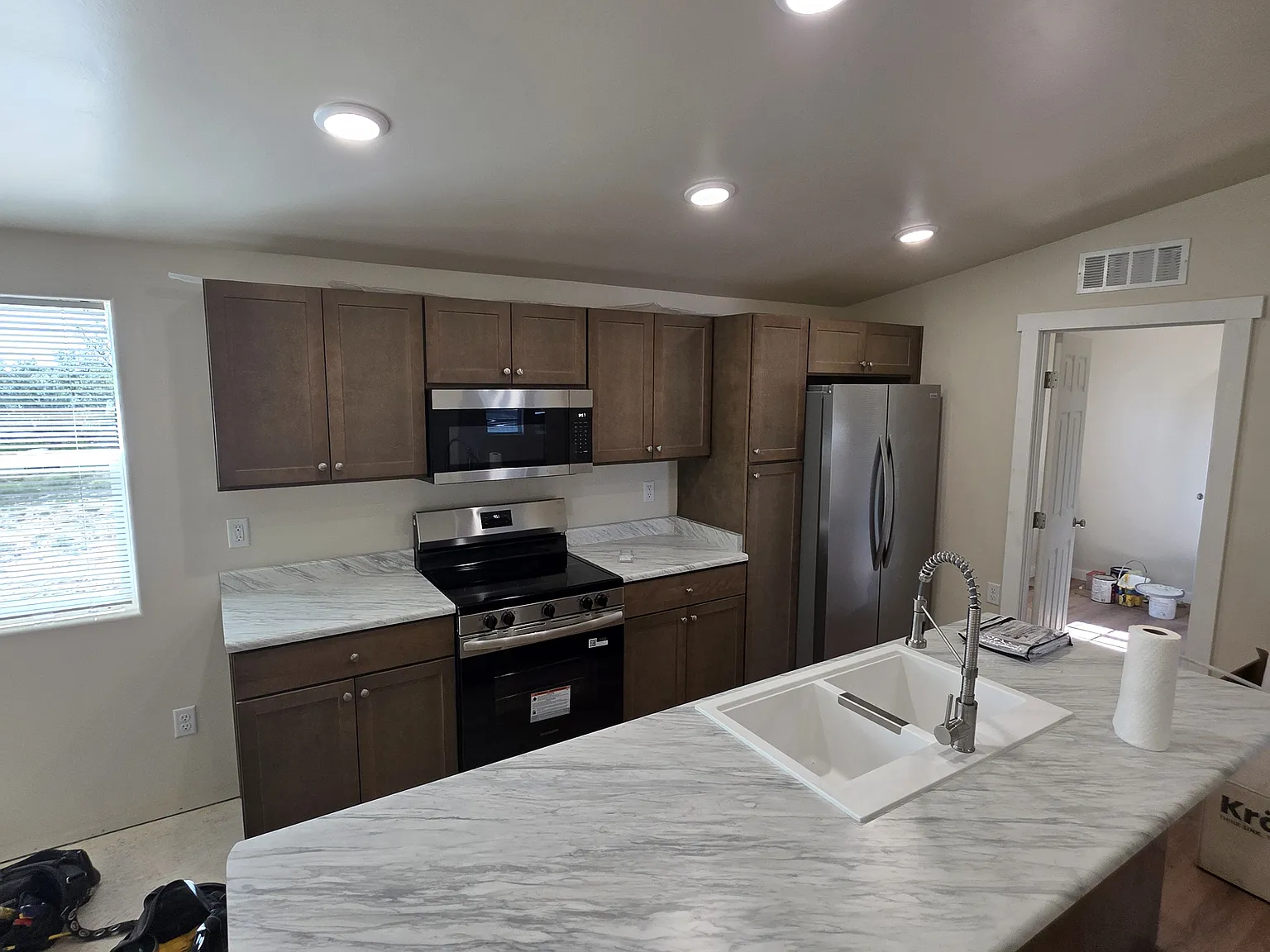 4 bed, 2080 sqft, $2,300 — Photo 3