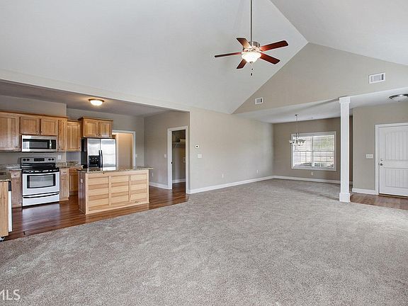 4th image of 173 Garrett Dr