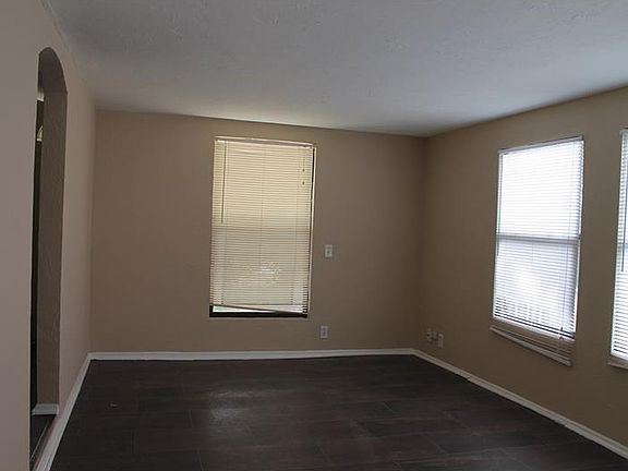 5th image of 209 Jessica St S