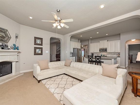 2nd image of 6910 Brewster Ln