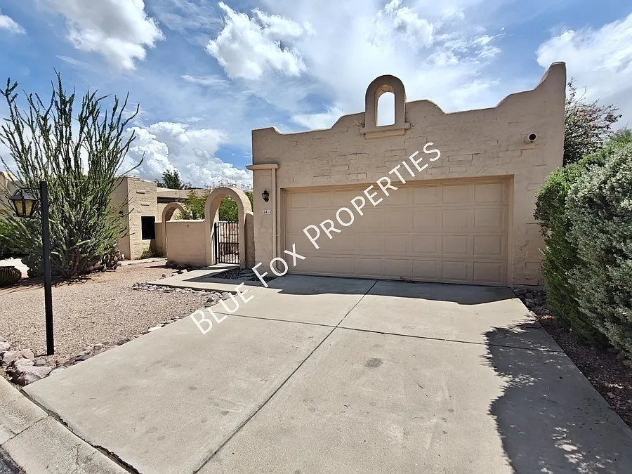 2415 W Calle Retana