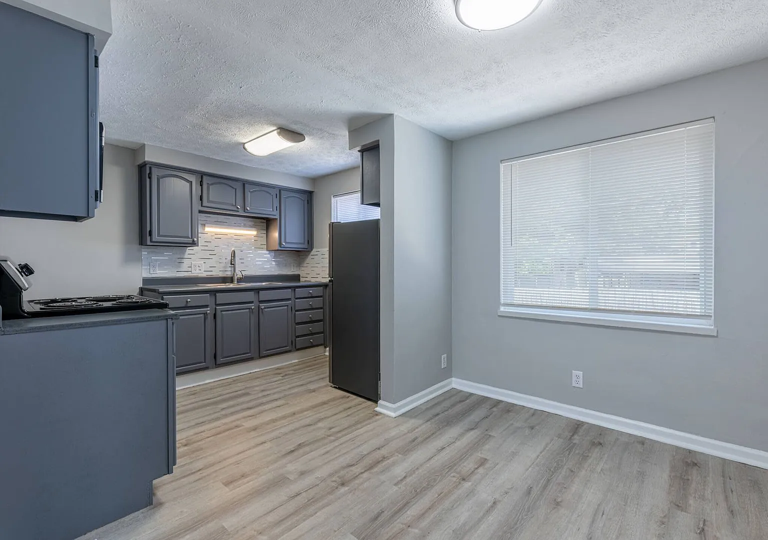 Maples Townhomes — Photo 4