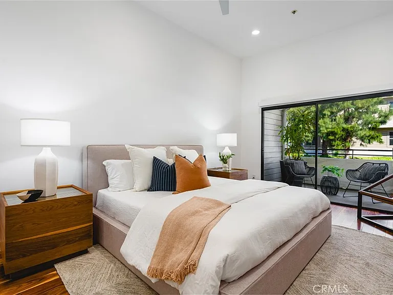280 Cagney Ln #301 — Photo 31