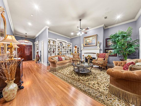 4th image of 17 Maisons Dr