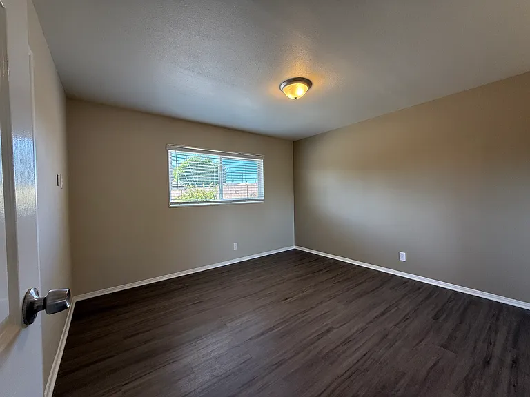 1693 Blackwall Dr — Photo 16