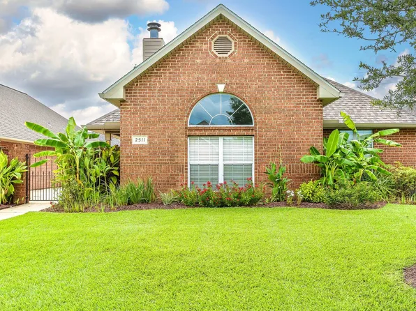 2511 Vogue Dr, Lake Charles, LA 70605