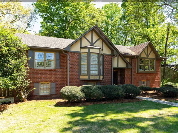 1420 E Whirlaway Cir, Helena, AL 35080