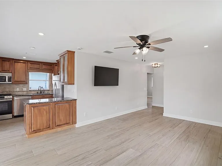 4436 Floramar Ter — Photo 11