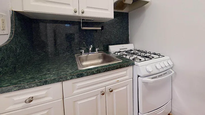 Rented by Bond New York | media 4