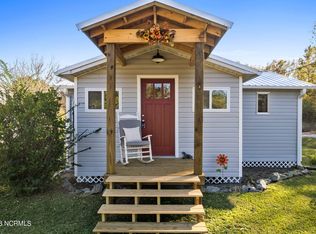 66 Bussy Rd, Hallsboro, NC 28442