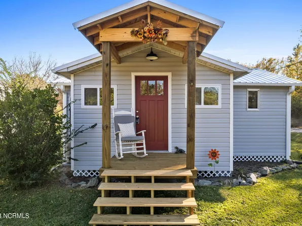 66 Bussy Road, Hallsboro, NC 28442