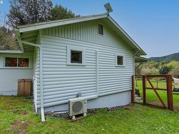 5th image of 98397 Stian Smith Rd