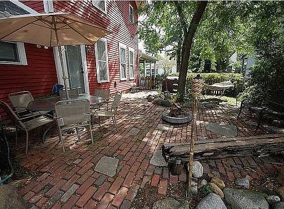 3rd image of 1194 Cherry St