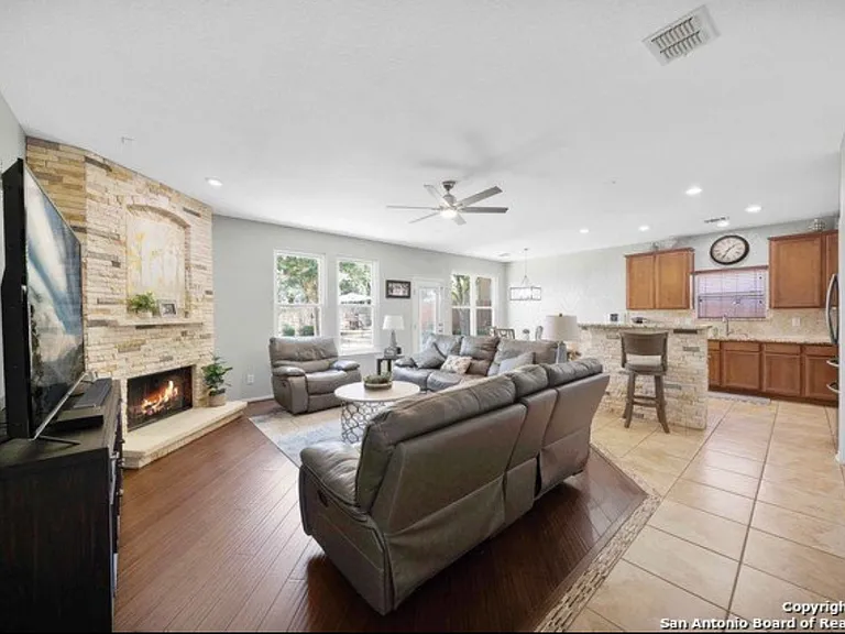 10415 Shire Country — Photo 6