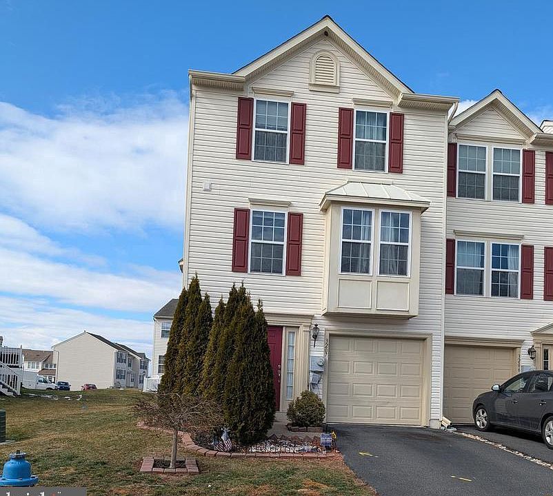 1st image of 3207 Orchard View Rd