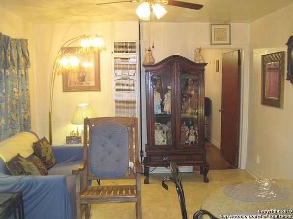 5th image of 1414 W Pyron Ave