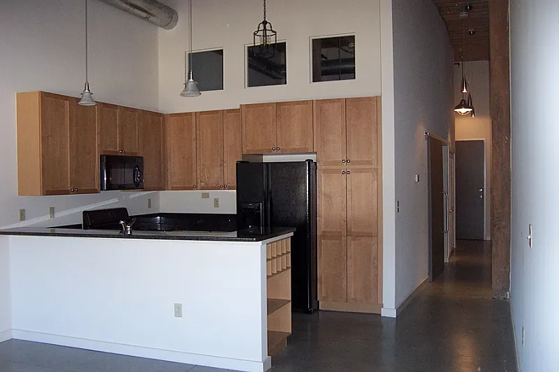 Building Photo - 400 Mills Ave #210