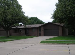 212 E 46th St, Kearney, NE 68847