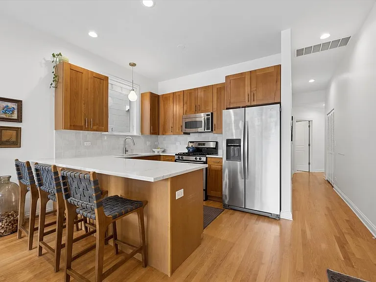 1018 N Hermitage Ave #2 — Photo 5