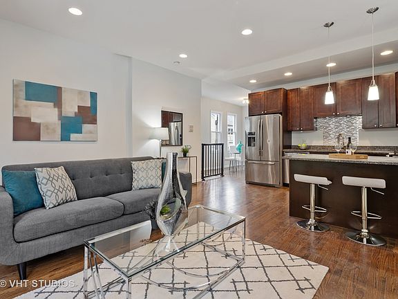 4th image of 1711 N Maplewood Ave #1R