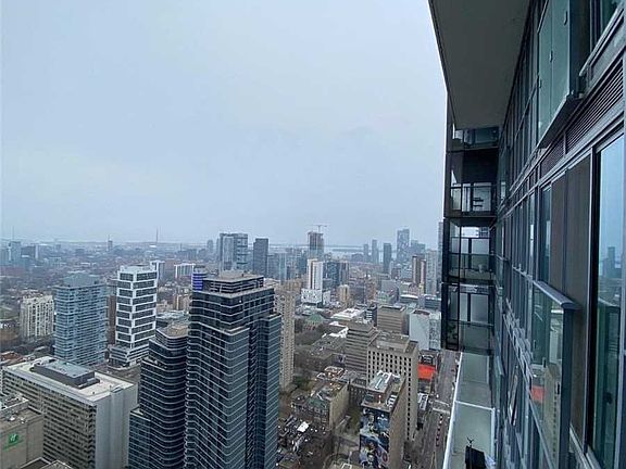 5th image of 7 Grenville St #5006