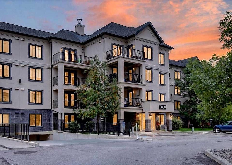 1st image of 310 NW McKenzie Towne Gate SE #3111