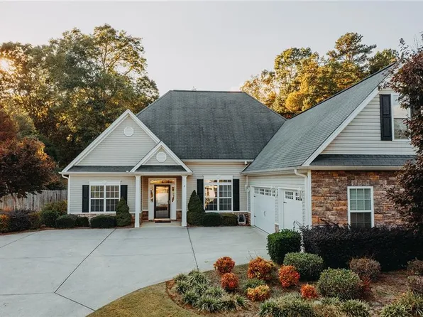 4729 Warwick Dr, Gainesville, GA 30506