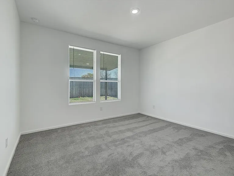519 Louis Ln — Photo 15