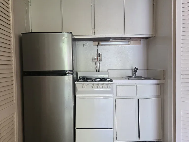 219 W 78th St #3R — Photo 4
