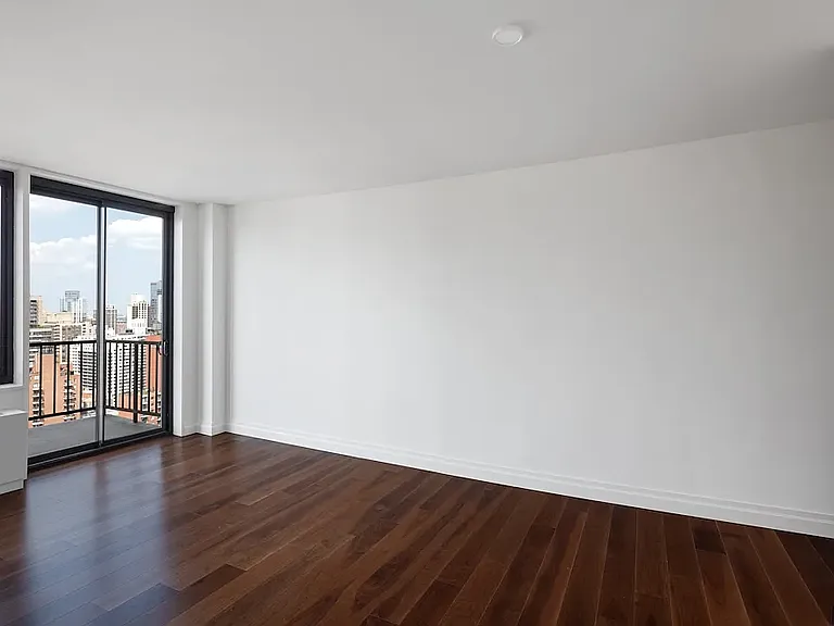 200 E 82nd St #21DE — Photo 8