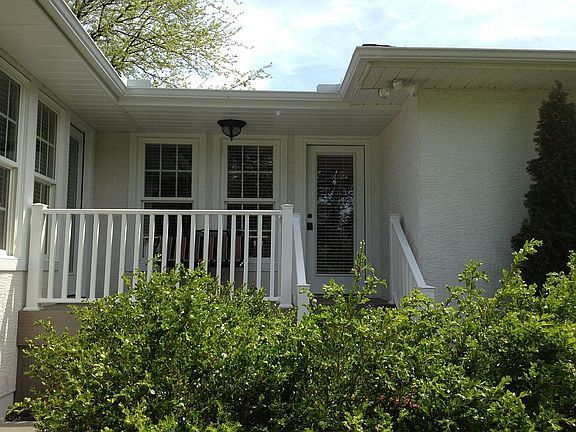 3rd image of 3860 Rushmore Dr