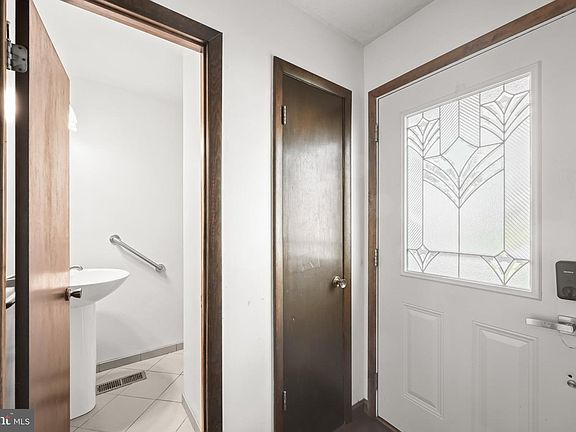 4th image of 2251 Misthaven Ln