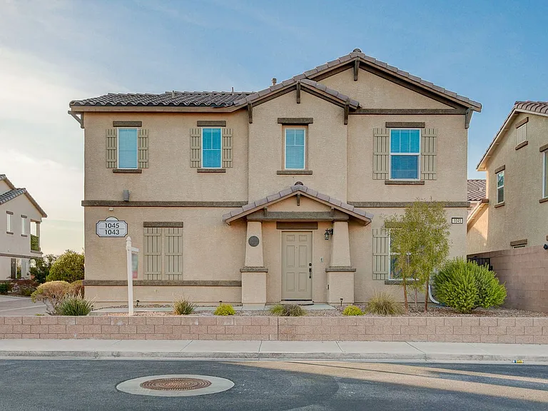 1045 Spotted Saddle St — Photo 2