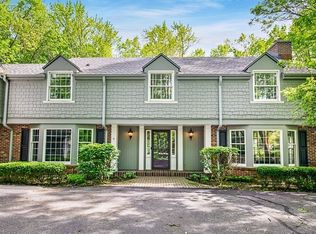 1501 E Fox Ln, Fox Pt, WI 53217