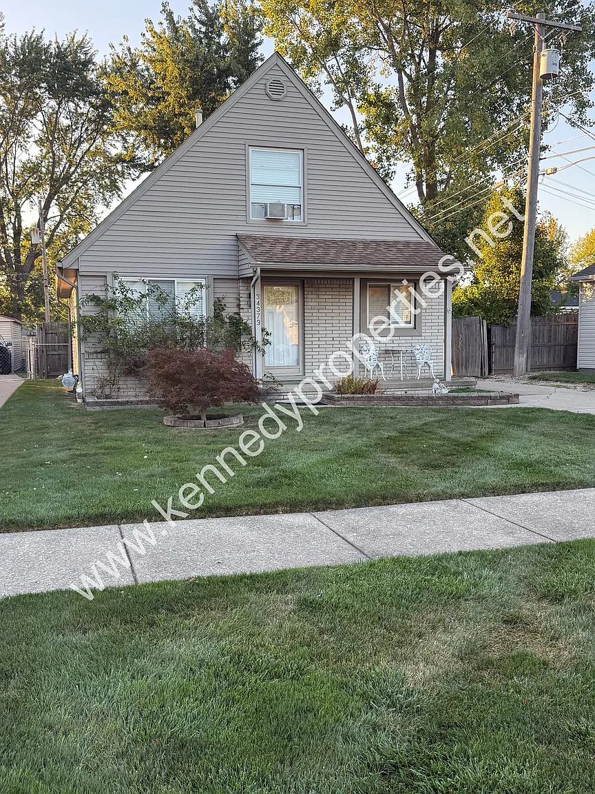 34373 Crosley St photo 1