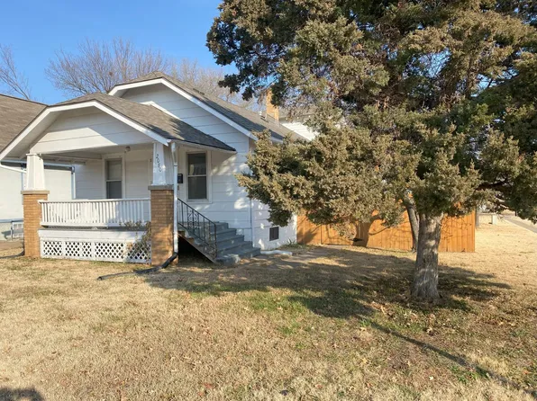 2080 SW Washburn Ave, Topeka, KS 66604