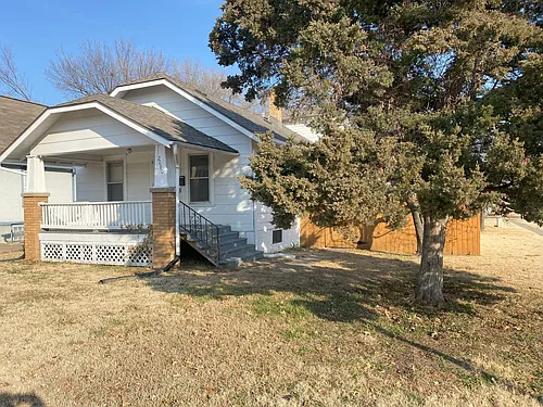 2080 SW Washburn Ave Photo 1 2080 SW Washburn Ave Photo 1