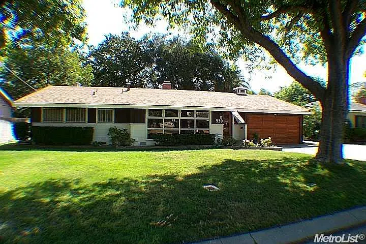 930 Ramona Ave photo 1
