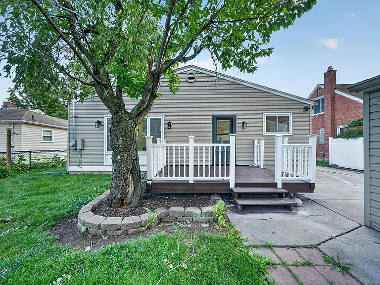 2115 E Hudson Ave — Photo 45