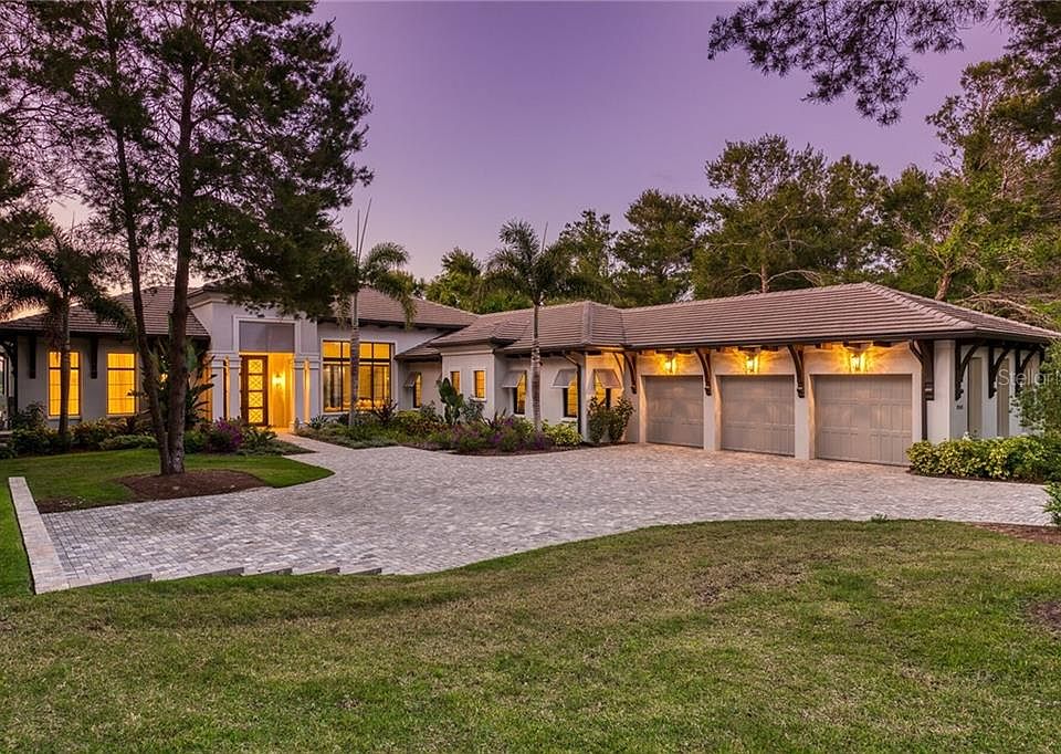 1st image of 15141 Pendio Dr