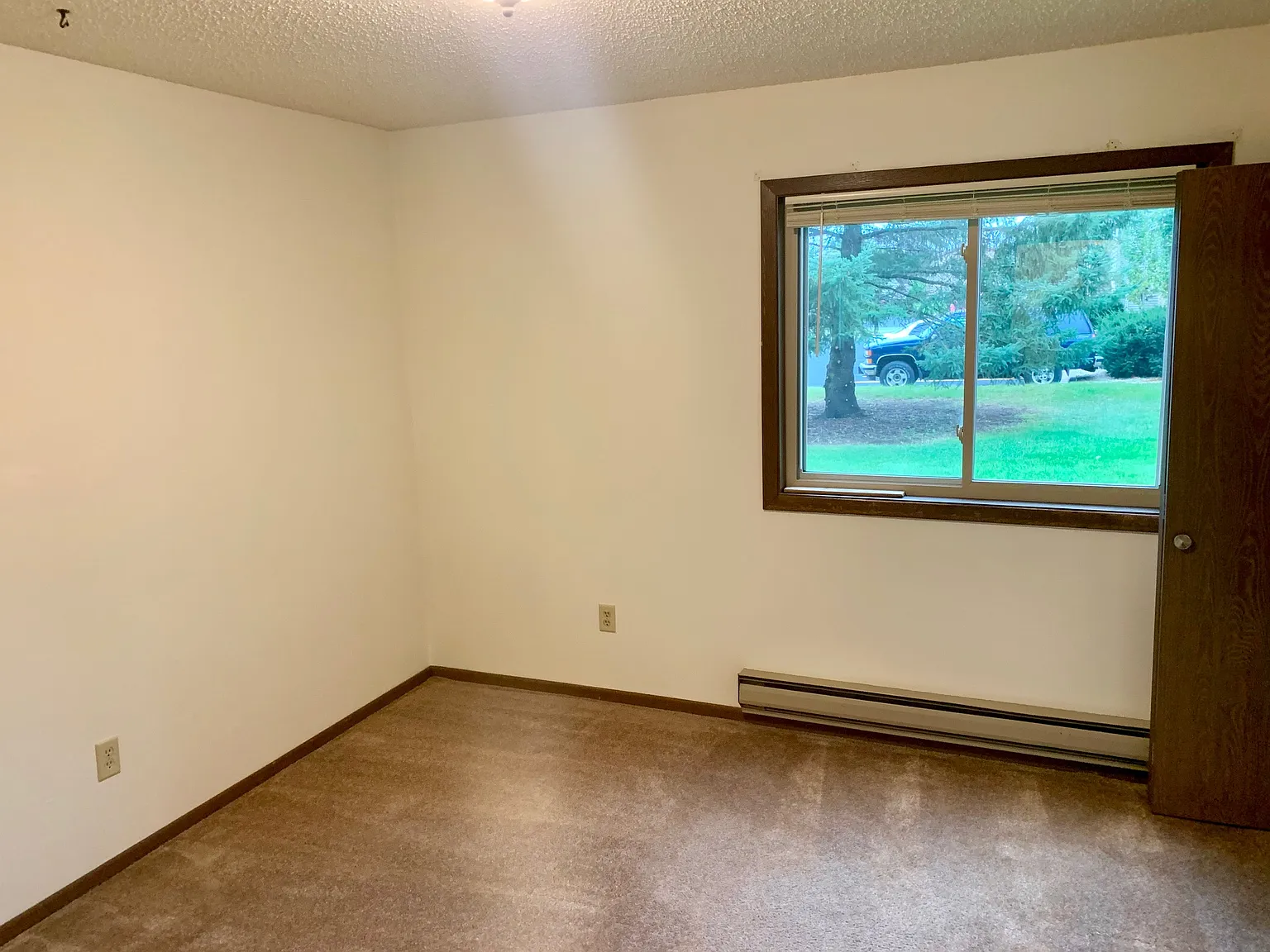 1 bed, 100 sqft, $895 — Photo 4